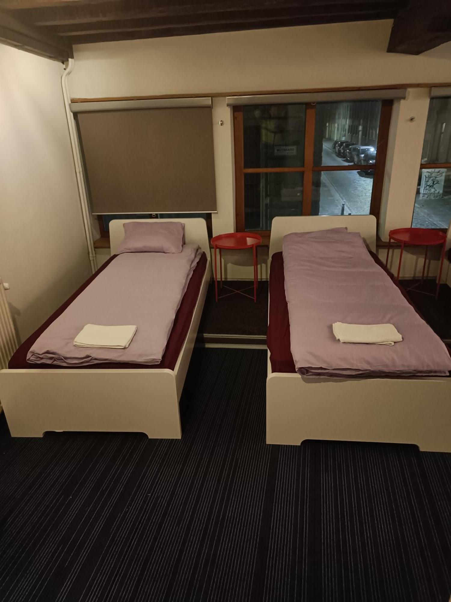 Viktoria Hostel Antwerpen Bagian luar foto