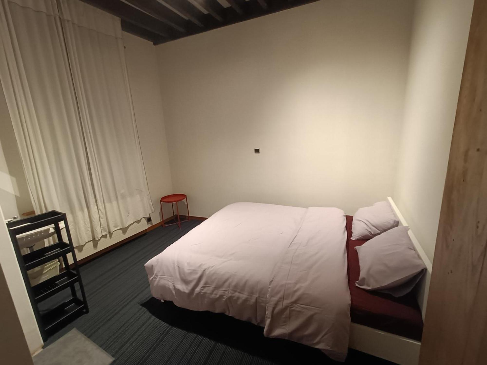 Viktoria Hostel Antwerpen Bagian luar foto